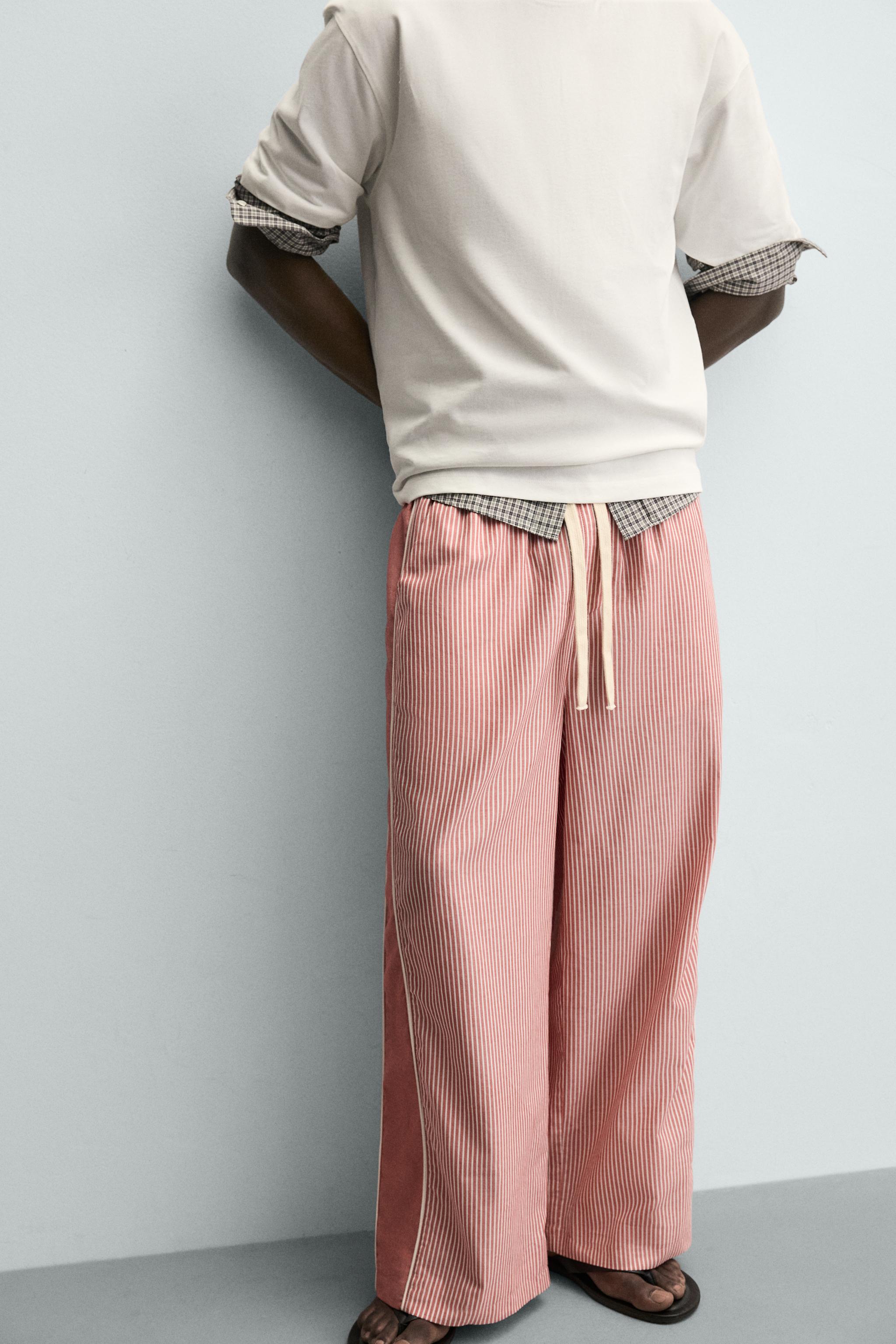 PANTALON À RAYURES ET BANDE EN CONTRASTE
